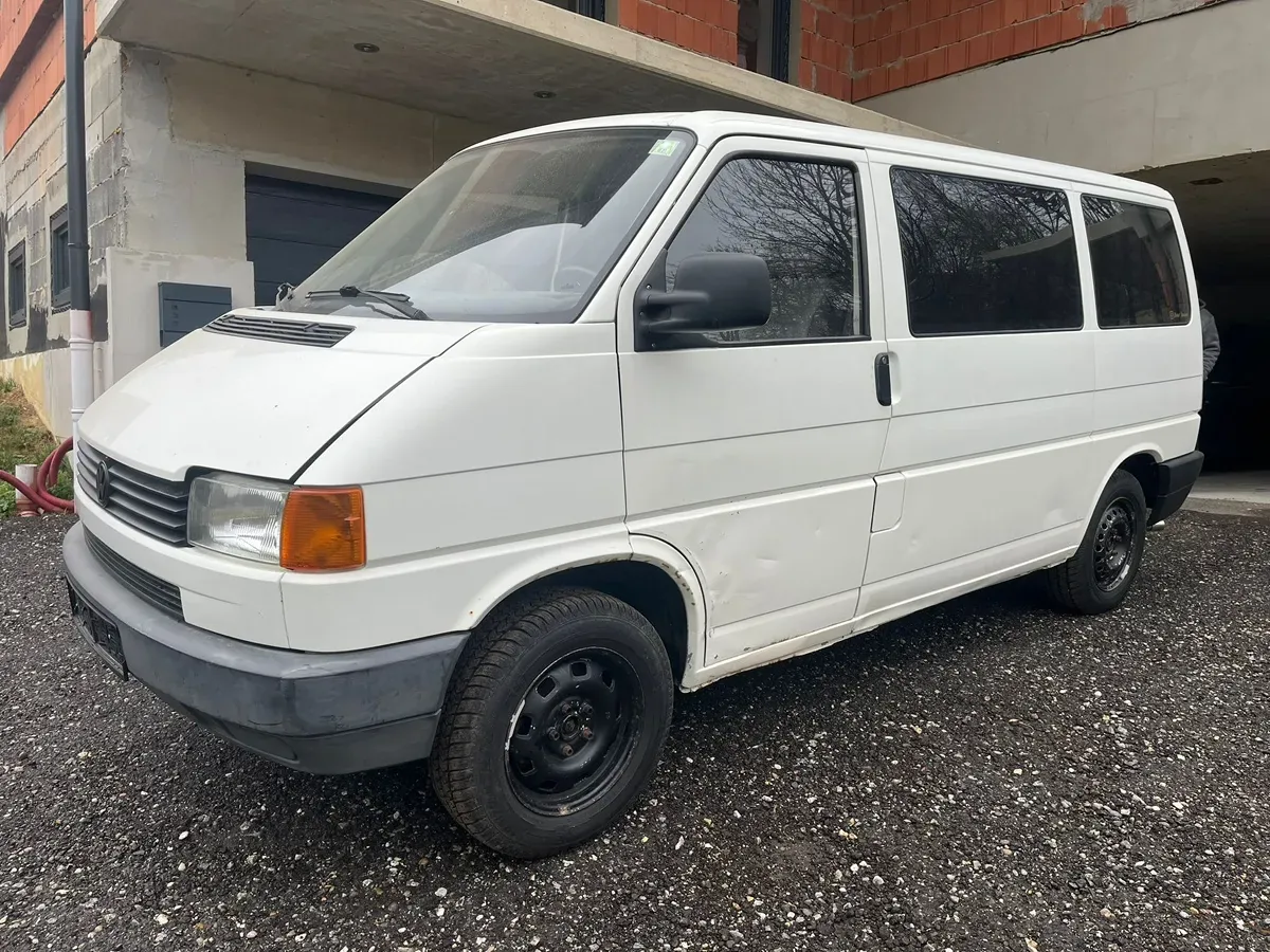 Volkswagen T4 1994 photo 2