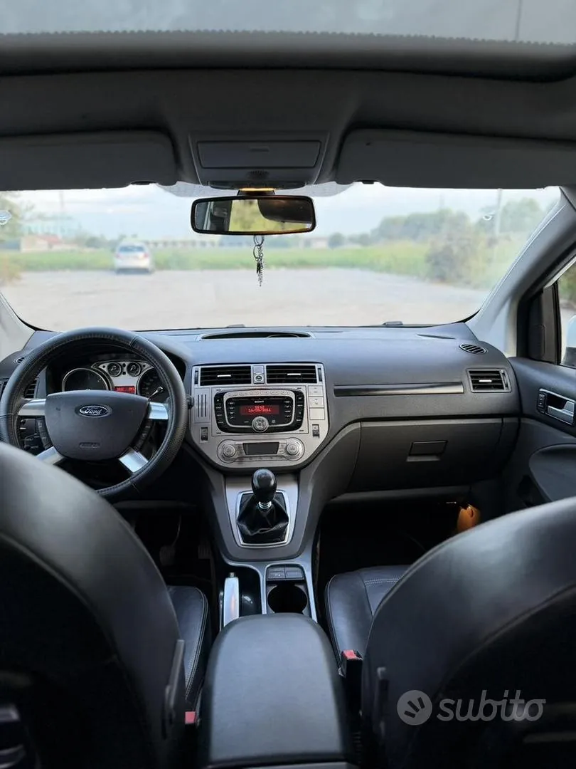 Ford Kuga 2011 photo 3