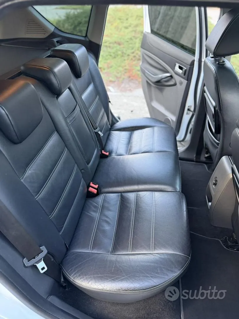 Ford Kuga 2011 photo 4