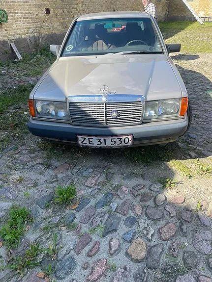 Mercedes-Benz 190 E