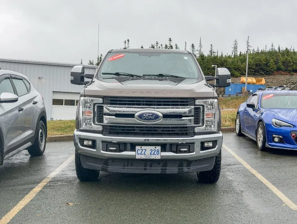 Ford F250 2017 photo 2