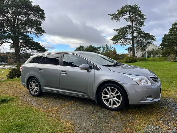 Toyota Avensis 2010 photo 3
