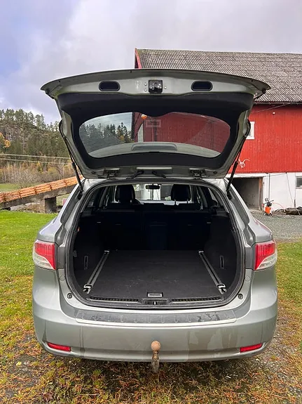 Toyota Avensis 2010 photo 5