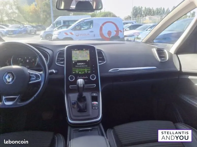 Renault Scenic 2018 photo 2