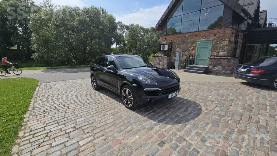 Porsche Cayenne 2012 photo 4