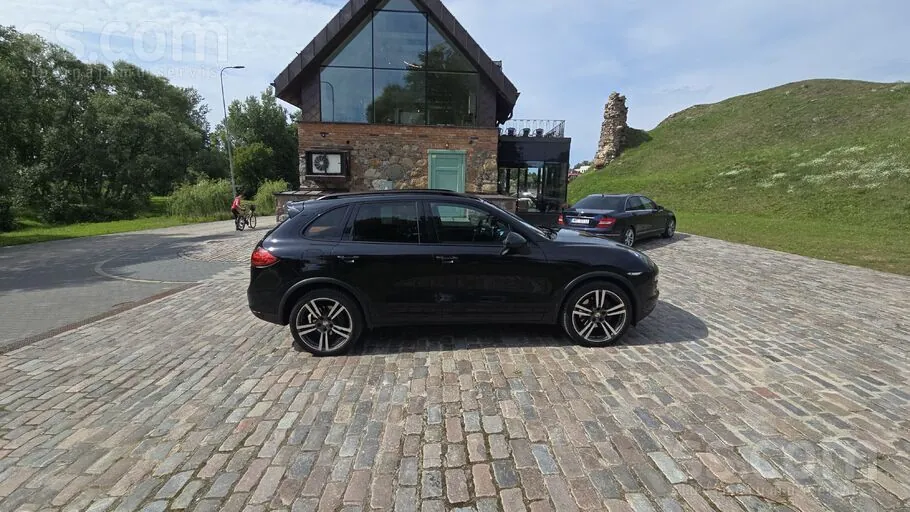 Porsche Cayenne 2012 photo 5