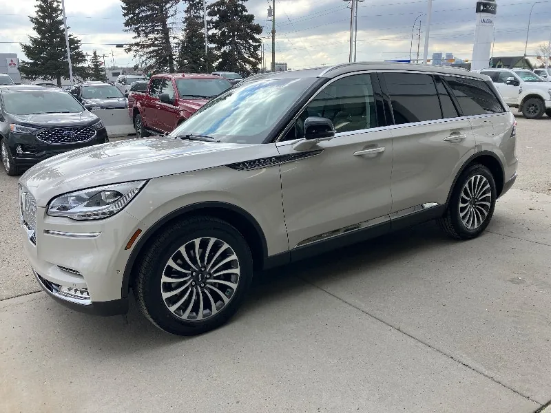 Lincoln Aviator 2023 photo 2