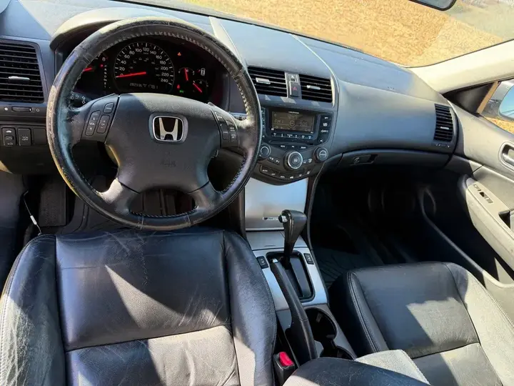 Honda Accord 2005 photo 3