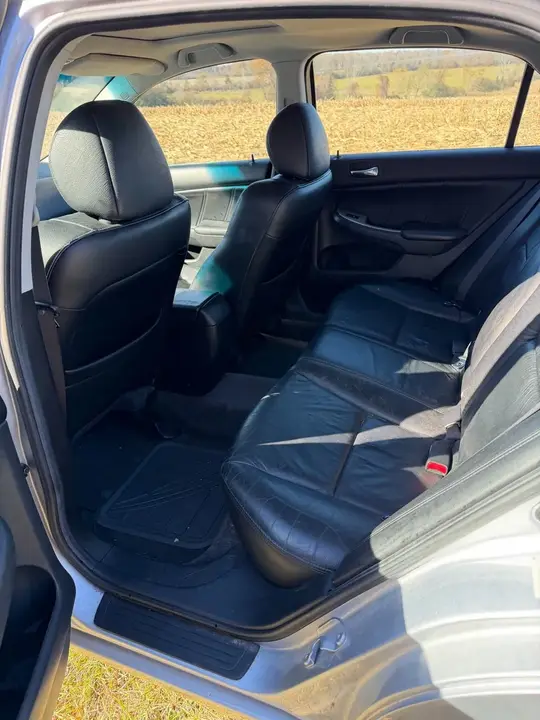 Honda Accord 2005 photo 4