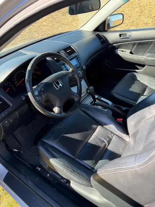 Honda Accord 2005 photo 2