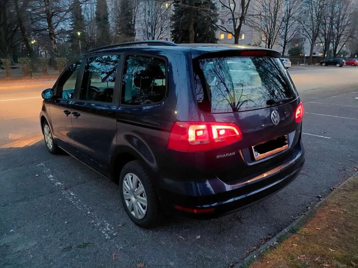Volkswagen Sharan 2012 photo 2