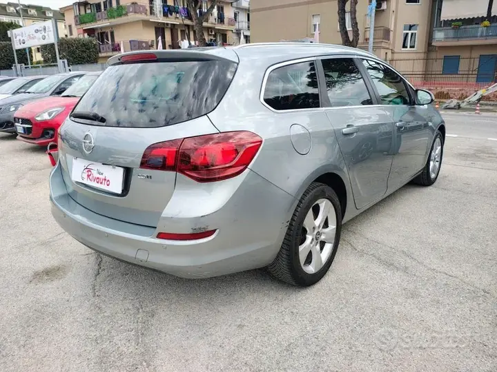 Opel Astra 2011 photo 5
