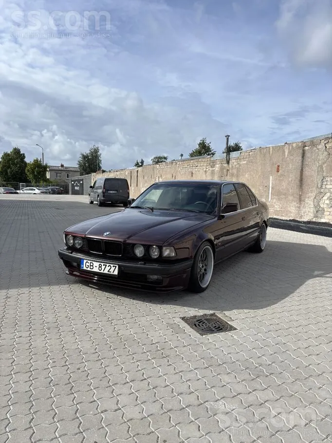 BMW 730I