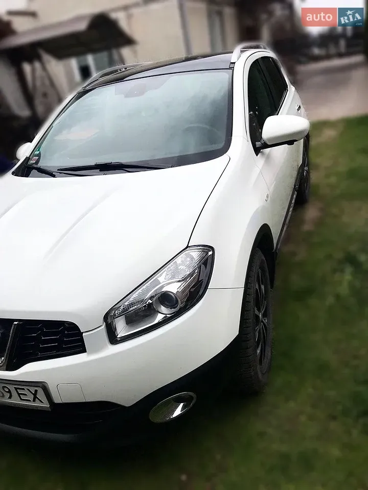 Nissan Qashqai 2012 photo 2