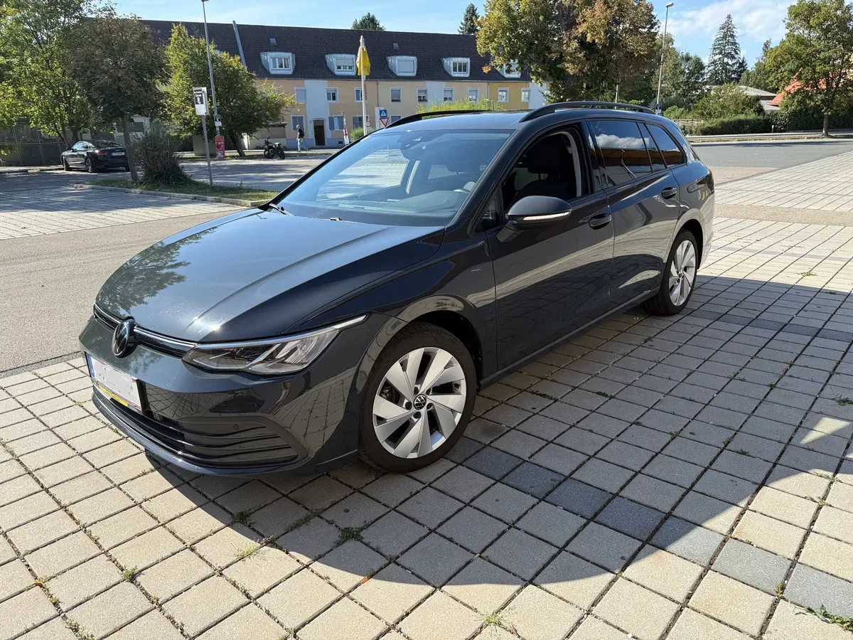 Volkswagen Golf 2022 photo 2
