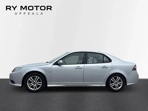 Saab 9-3 2011 photo 2