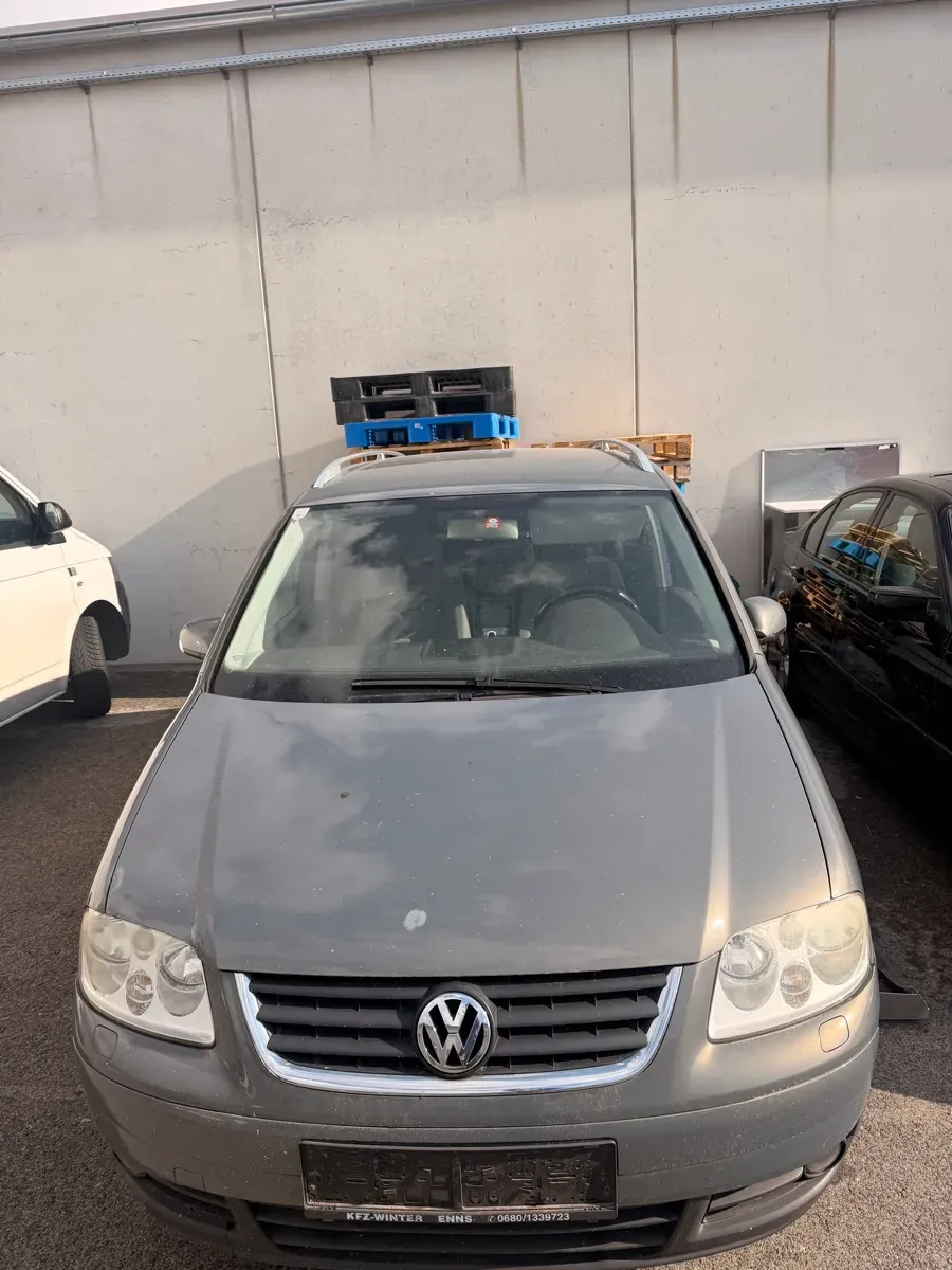 Volkswagen Touran 2005 photo 3