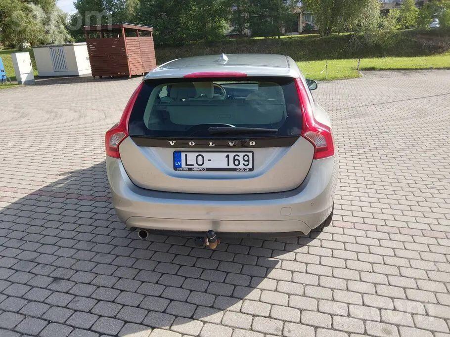 Volvo V60 2015 photo 4