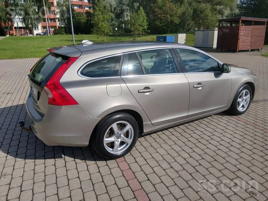 Volvo V60 2015 photo 3