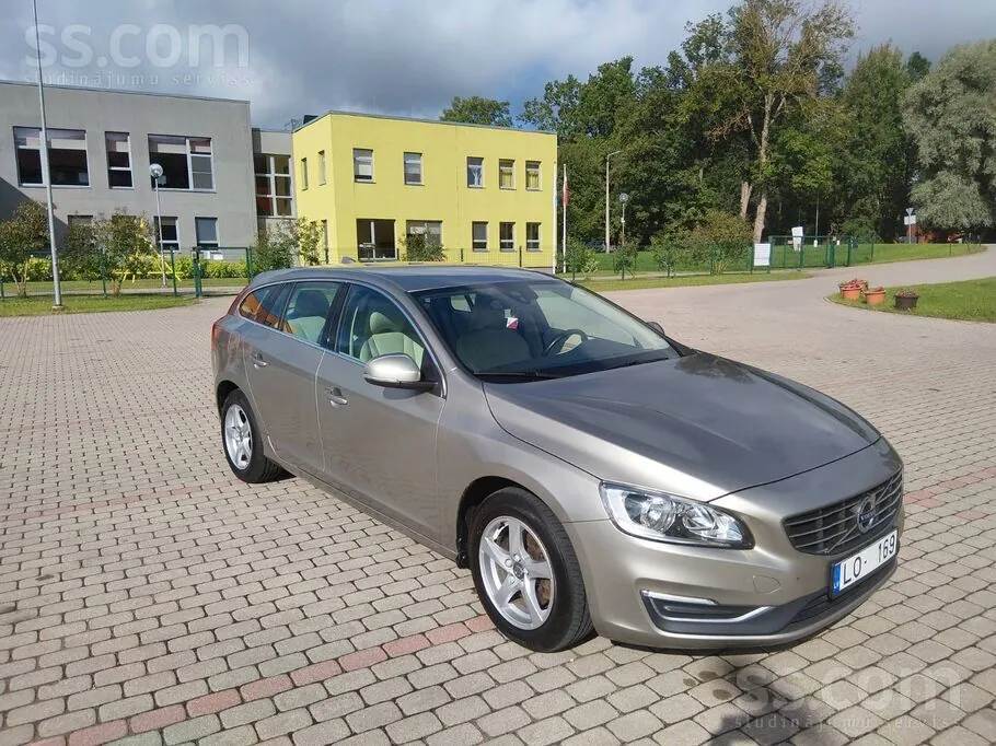 Volvo V60 2015 photo 2
