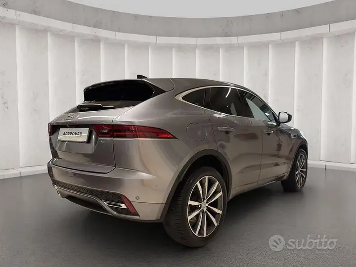 Jaguar E-Pace 2023 photo 2