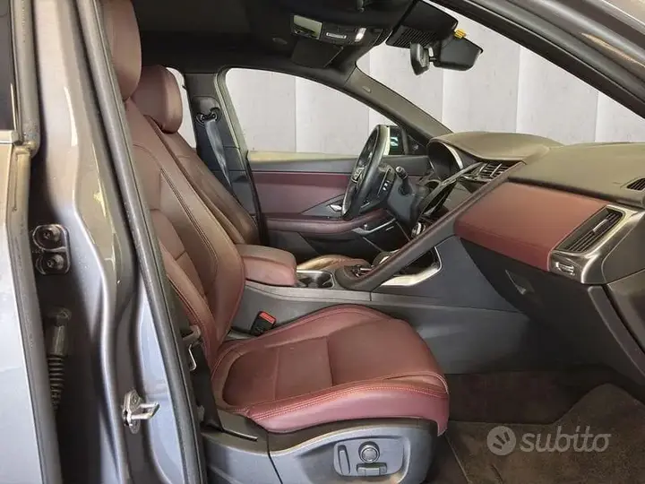 Jaguar E-Pace 2023 photo 3