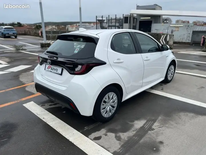 Toyota Yaris 2021 photo 2