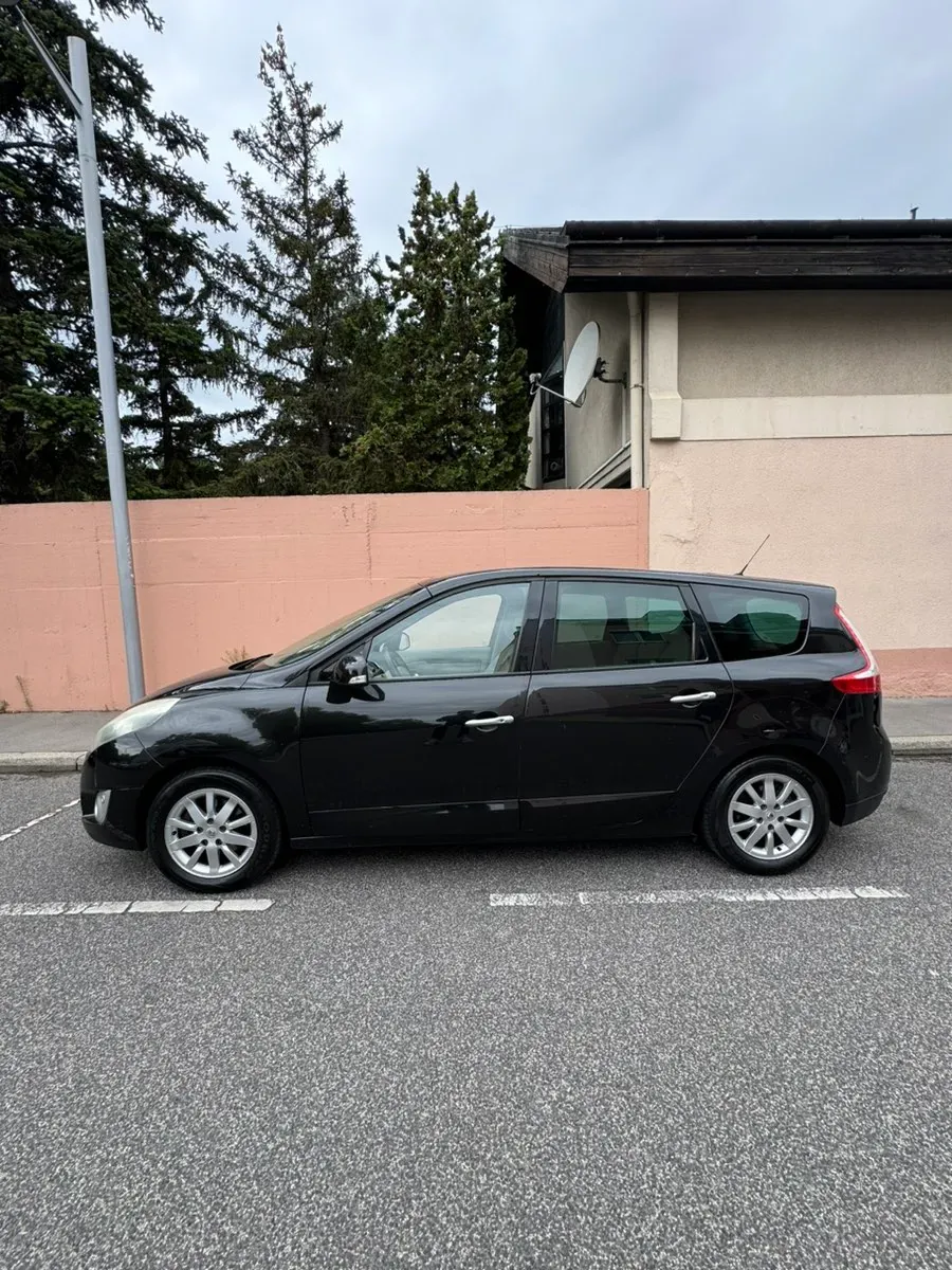Renault Megane 2010 photo 3