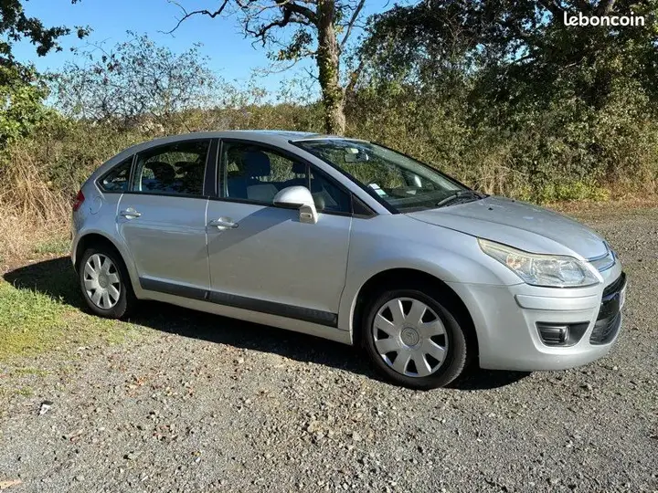 Citroen C4 2009 photo 2