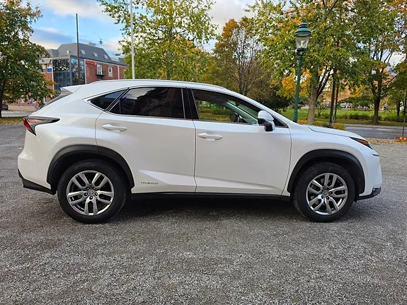 Lexus Nx300H 2017 photo 5