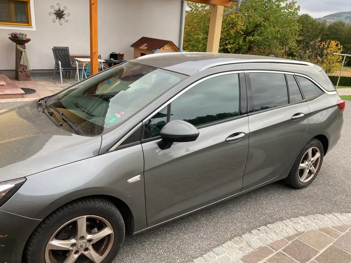 Opel Astra 2019 photo 2