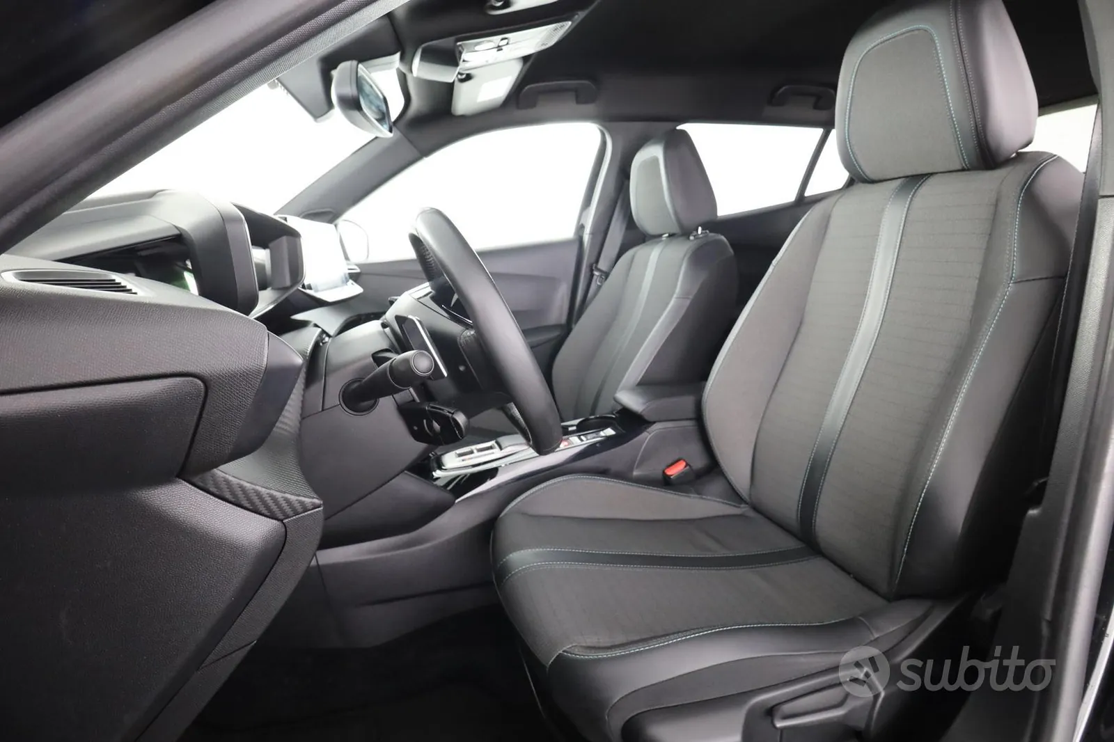 Peugeot 2008 2023 photo 2