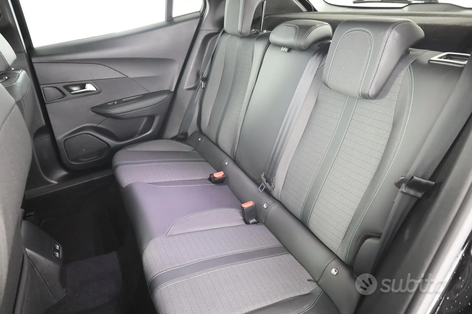 Peugeot 2008 2023 photo 3