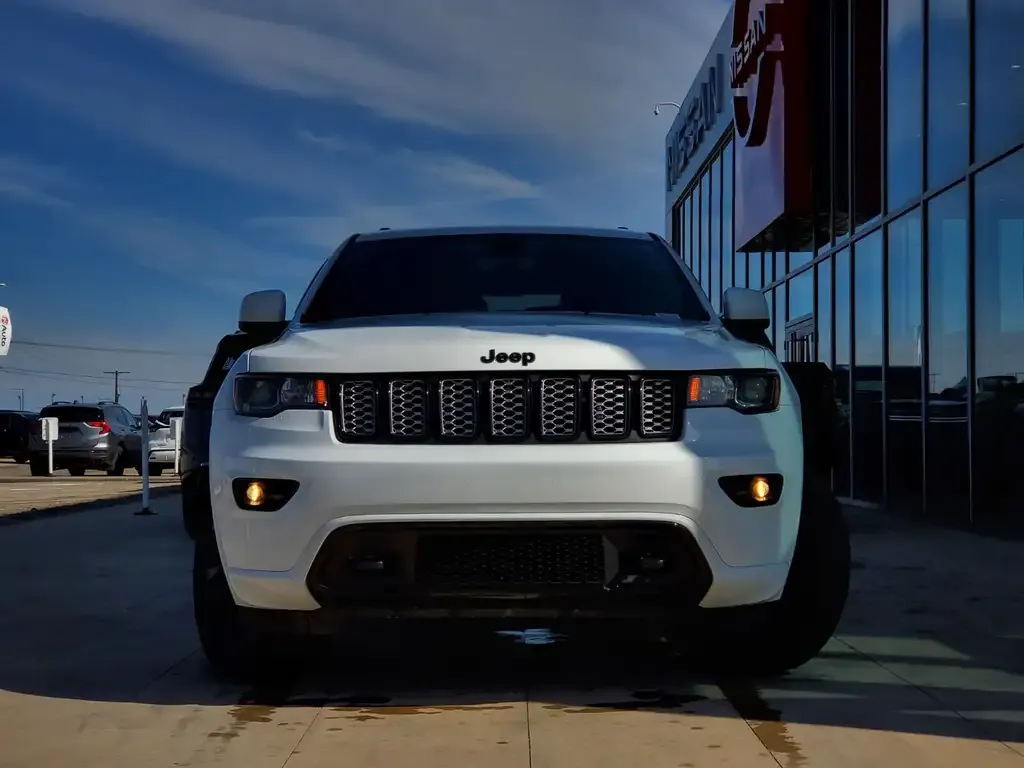 Jeep Grand Cherokee 2021 photo 2