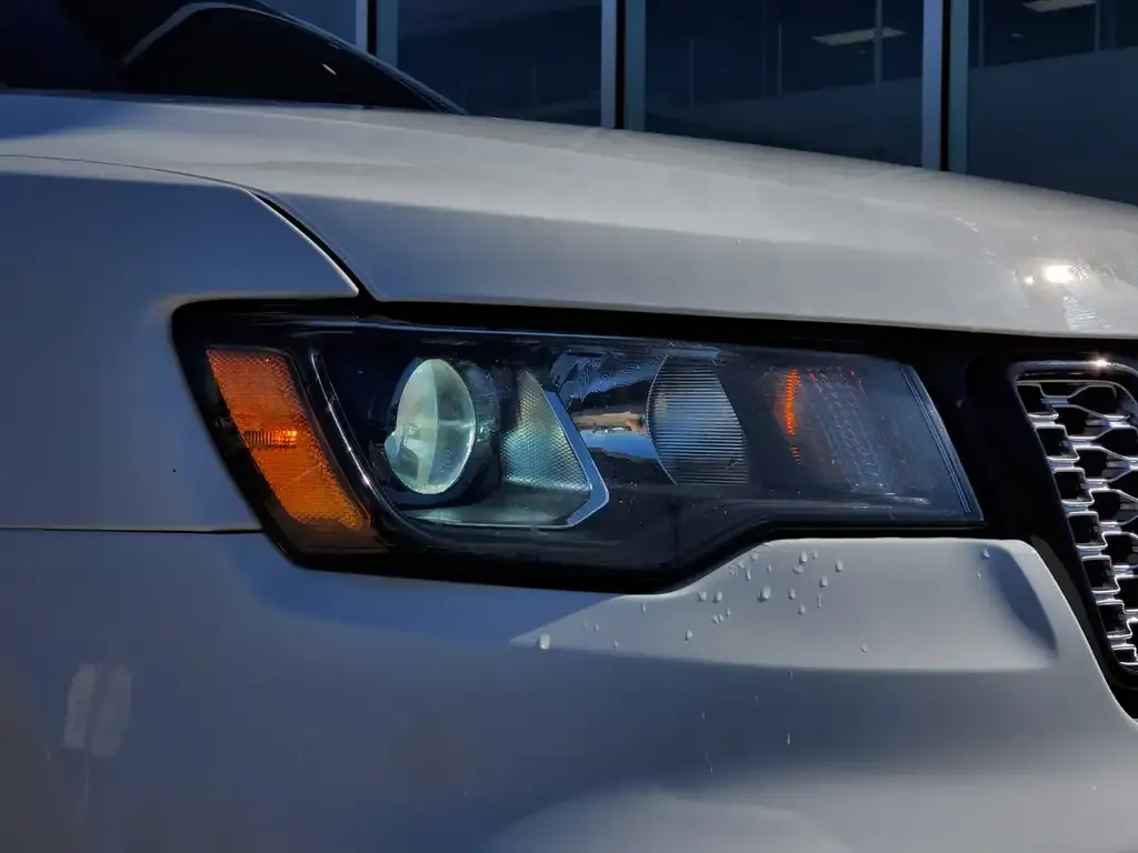 Jeep Grand Cherokee 2021 photo 3
