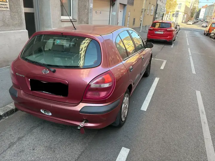 Nissan Almera 2000 photo 3