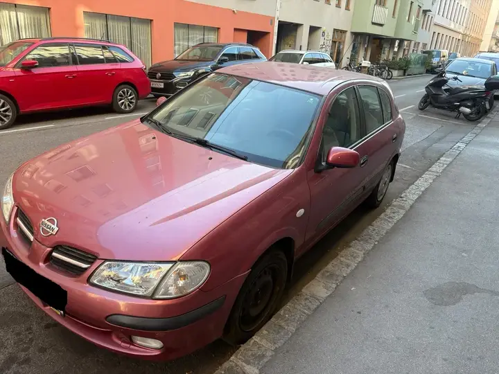 Nissan Almera