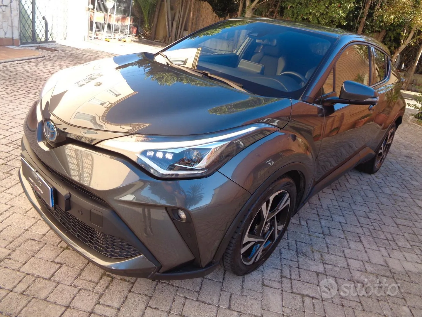 Toyota C-Hr 2023 photo 2