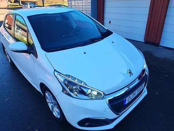 Peugeot 208 2016 photo 3