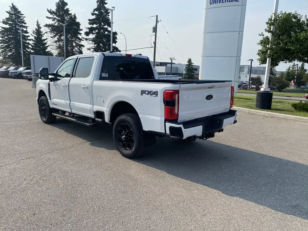 Ford F-350 Super Duty 2026 photo 3