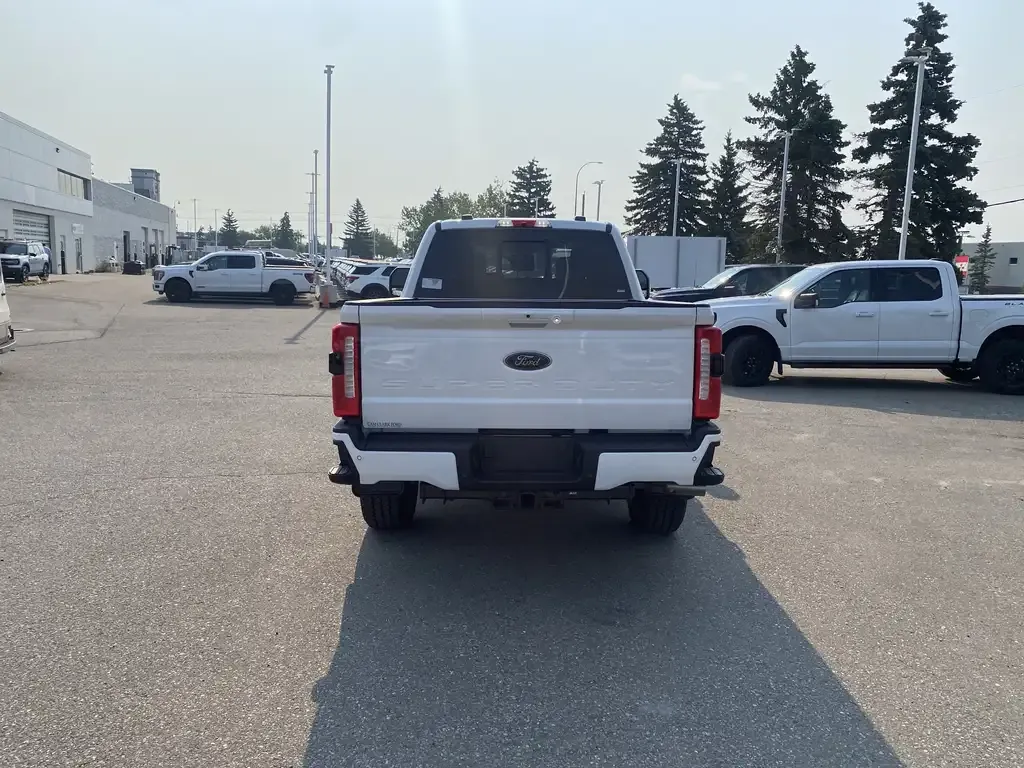 Ford F-350 Super Duty 2026 photo 4