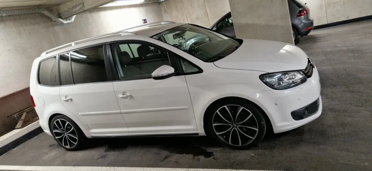 Volkswagen Touran 2013 photo 3