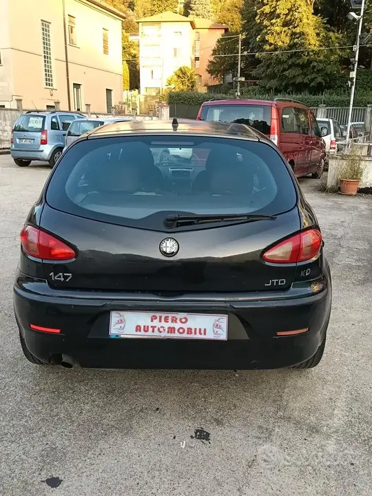 Alfa Romeo 147 2004 photo 3