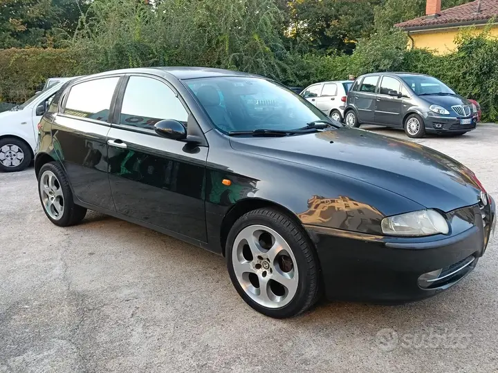Alfa Romeo 147 2004 photo 5
