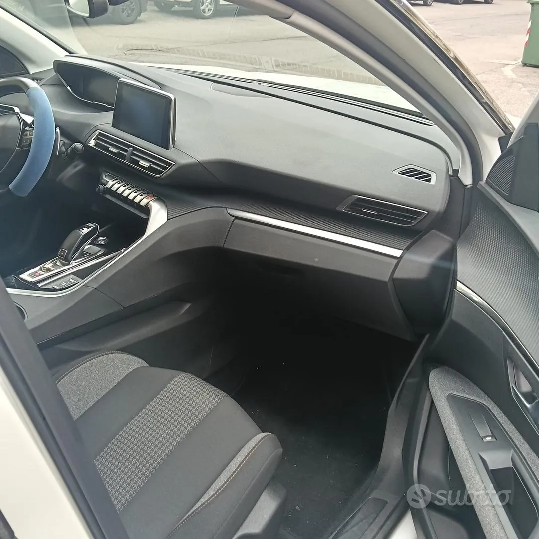 Peugeot 3008 2022 photo 5
