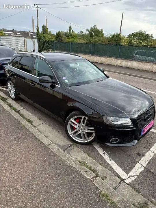 Audi A4 2011 photo 2