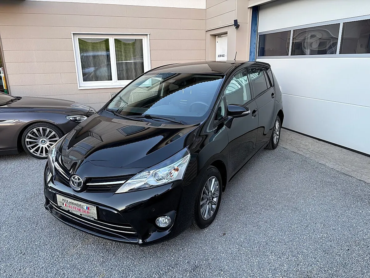 Toyota Verso 2017 photo 3