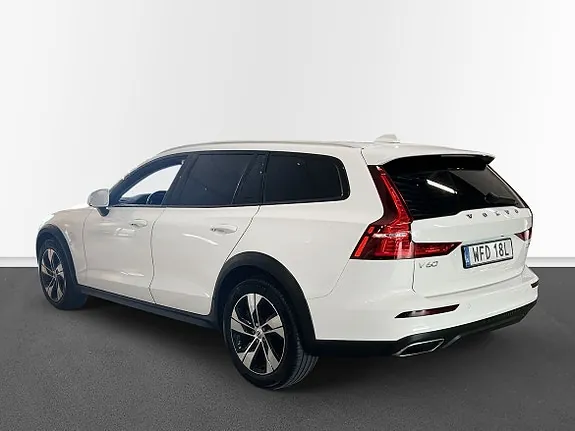 Volvo V60 Cross Country 2020 photo 2