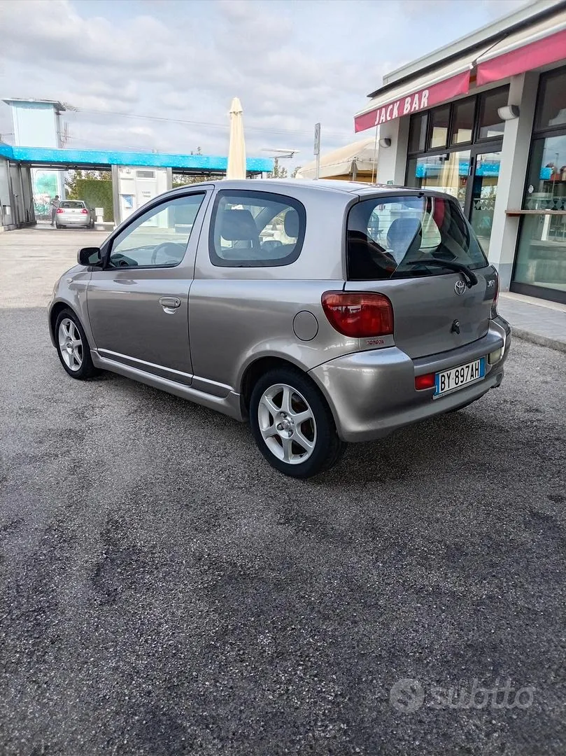 Toyota Yaris 2001 photo 4
