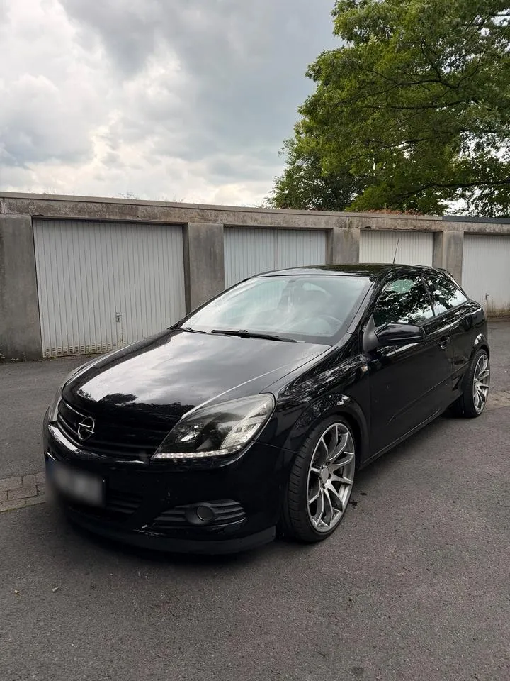 Opel Astra H Gtc